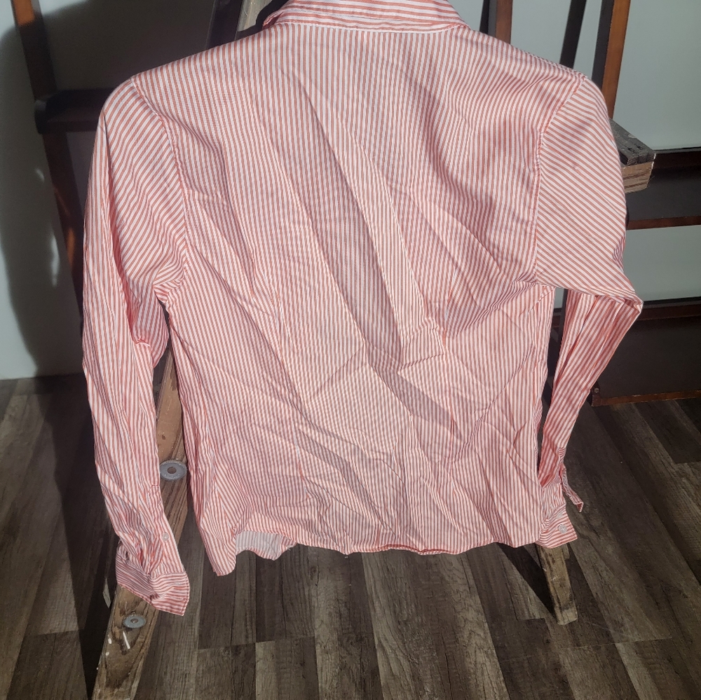 Cinch Button Down - Picture 2 of 4